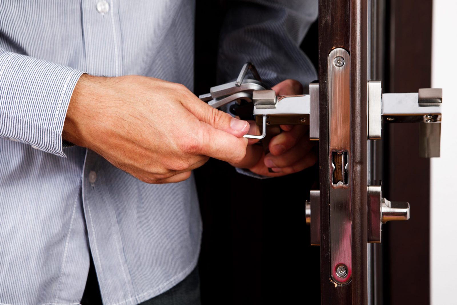 Best door break-in repair services in Vancouver, BC